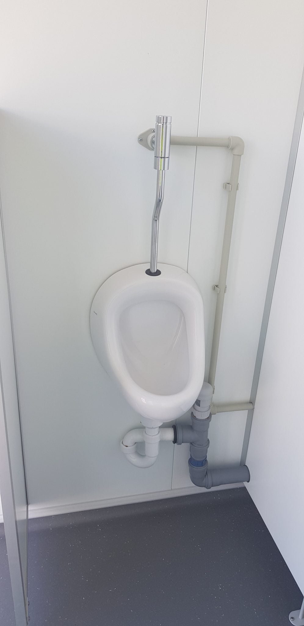 Modul 10′ Sanitärinstallationen (WC/Urinir/Dusche/Waschbecken) + Verkleidung (18759)