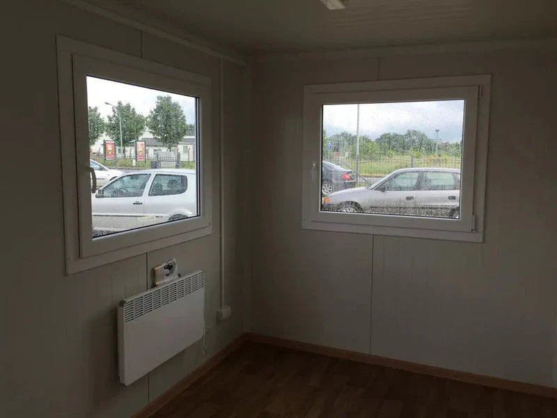 Bürocontainer. 3,50 × 2,20m
