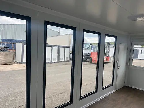 Tragbarer Bürocontainer mit Panoramafenstern (Ref: C3301)