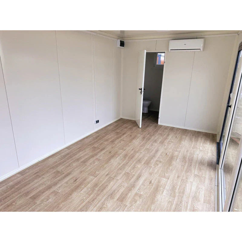 Hochcontainer 7 × 3 m – mit großen Vitrinen, Klimaanlage und Badezimmer